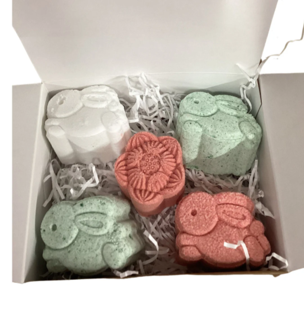 Spring Bath Bomb Gift Set, Rabbit and Floral Bath Bombs in Coconut and Melon-0